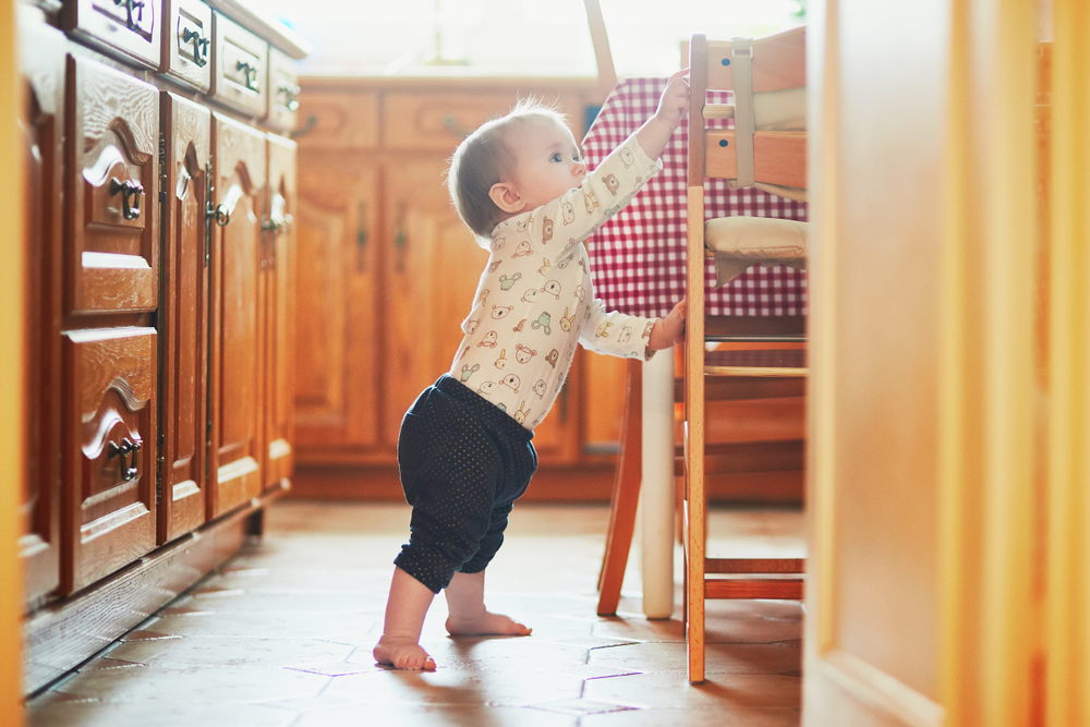 آماده سازی خانه خود برای کودک در حال سینه خیز رفتن خود-قسمت 1